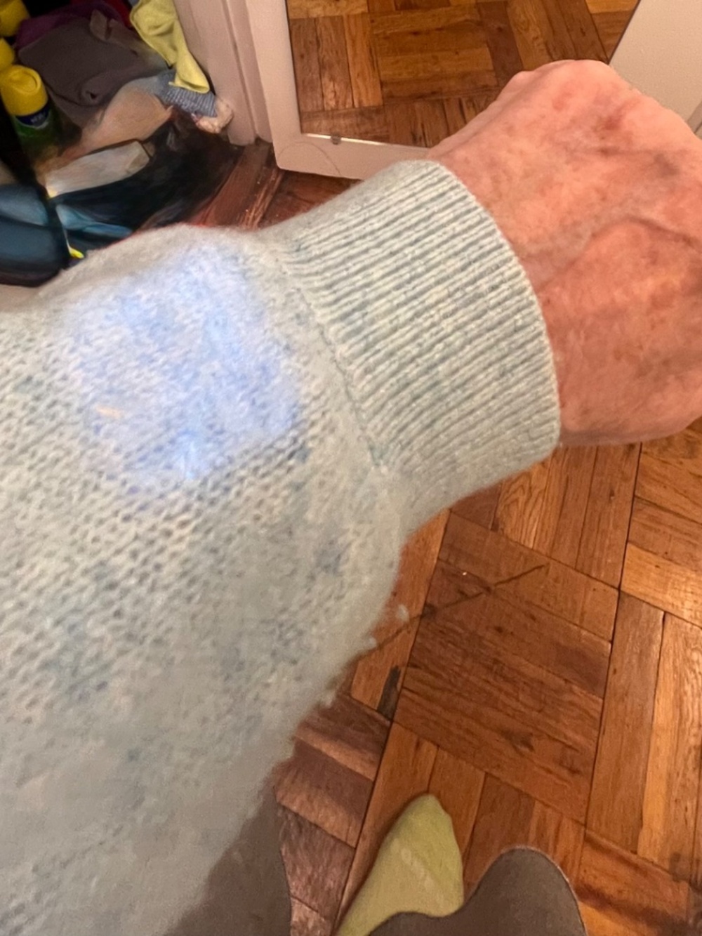 Khaite V-neck cashmere sweater - Picture 9 of 12